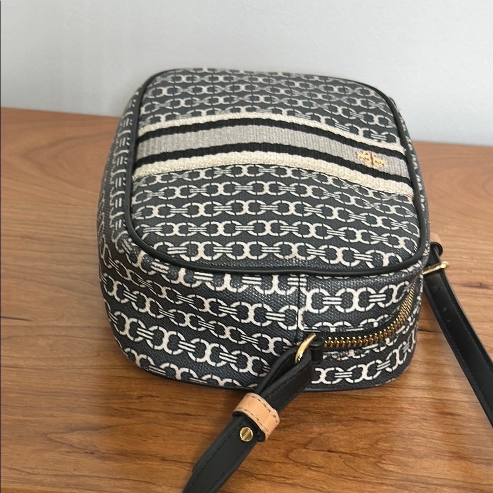 Tory Burch Gemini Crossbody - Picture 5 of 7